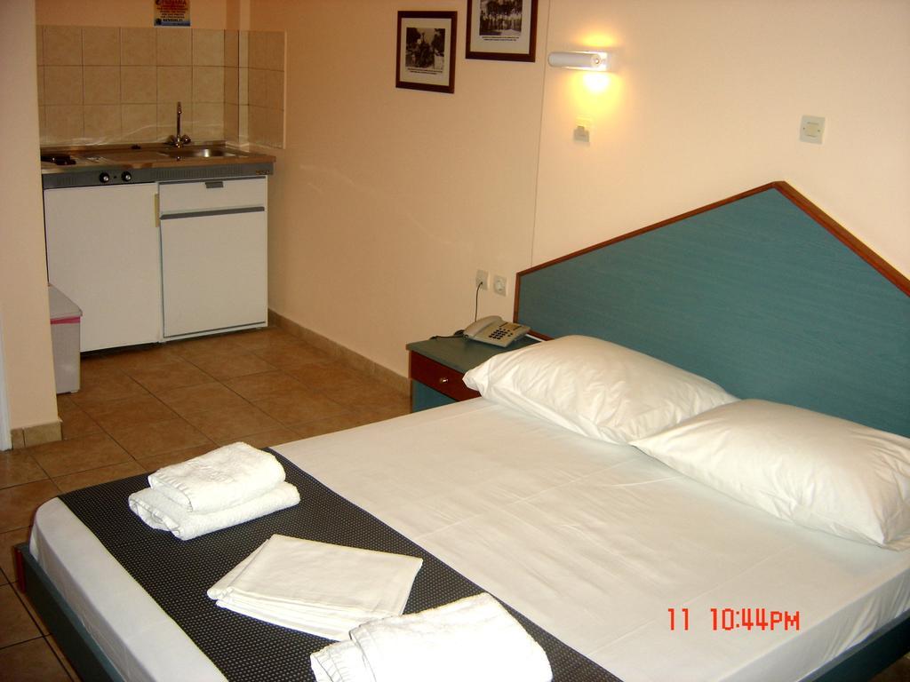 Filoxenia Apartments & Studios Theológos Quarto foto